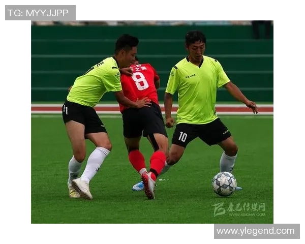 马卡萨与联队的激烈对决揭示足球战术与团队合作的重要性